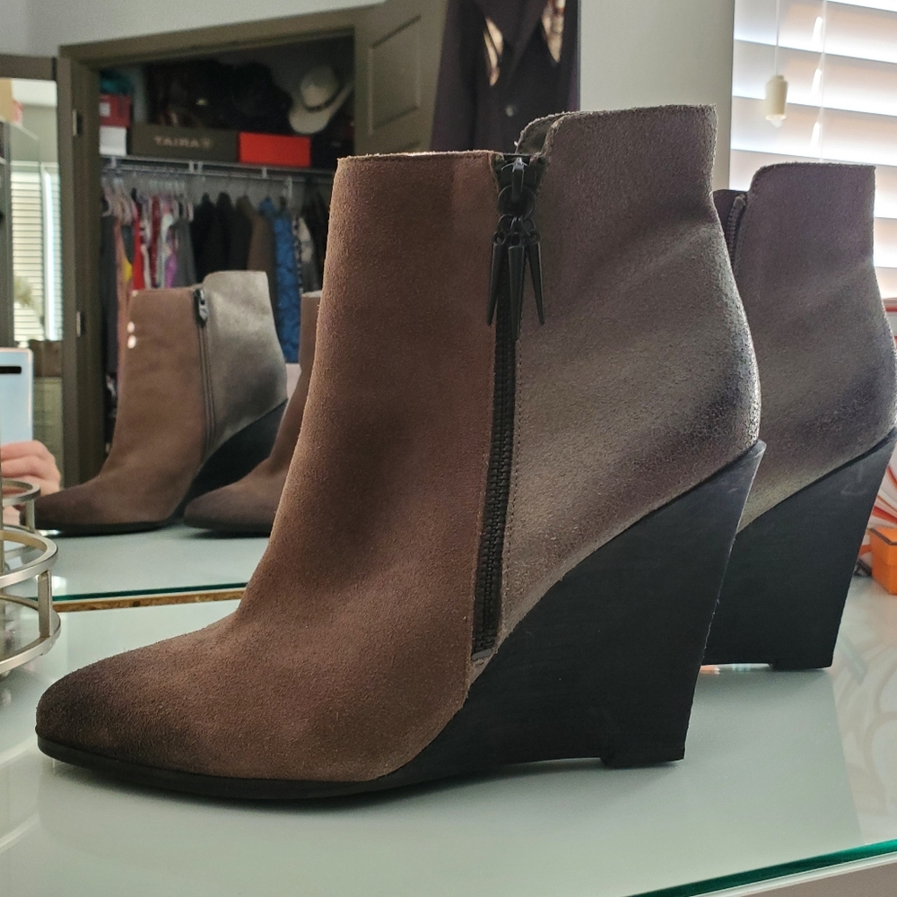 Fergie Brown Distressed Suede Wedge Boots Sz 10 EUC